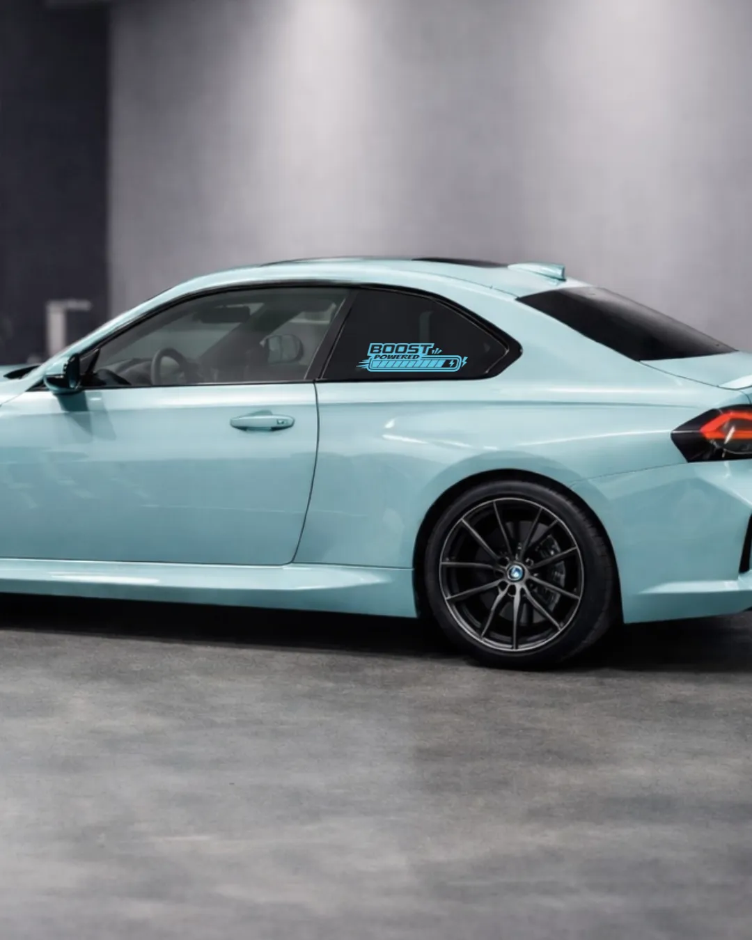 naklejka boost loading na bmw m2